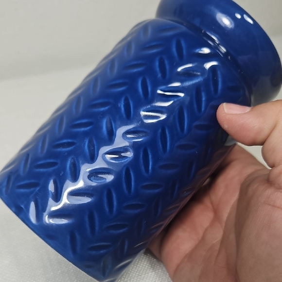 Elegant Blue Chevron Textured Ceramic Vase - Picture 2 of 6